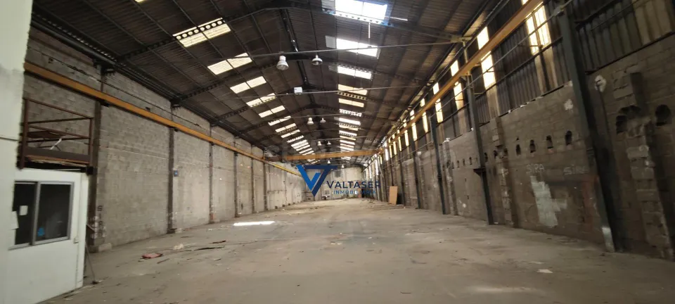 Venta nave Manises con puente grua