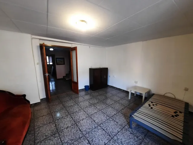 EXCELENTES POSIBILIDADES EN ZCNA CENTRO DE AYORA — 17