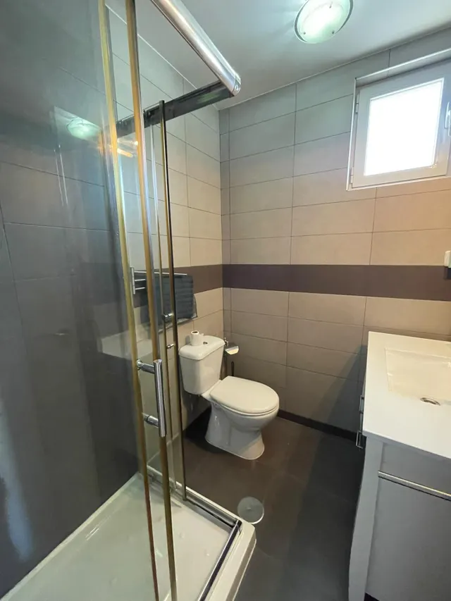 Piso amueblado con terraza y aire acondicionado en Parque Vosa, Móstoles — 13