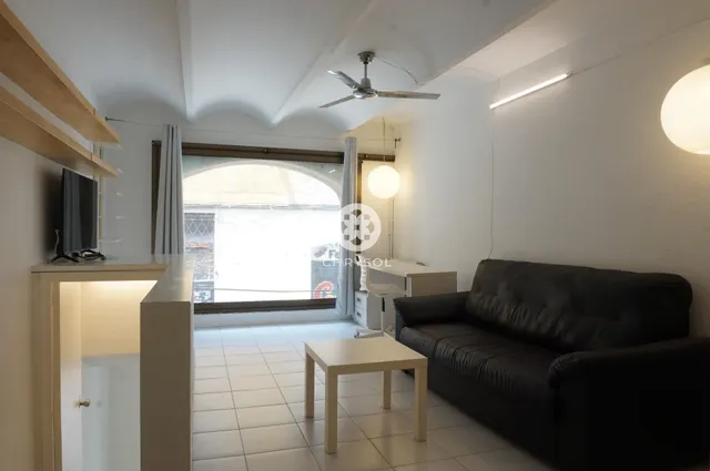 Local- Loft- duplex de 83m2 en el centro de Gracia, amueblado y totalmente equipado. — 11