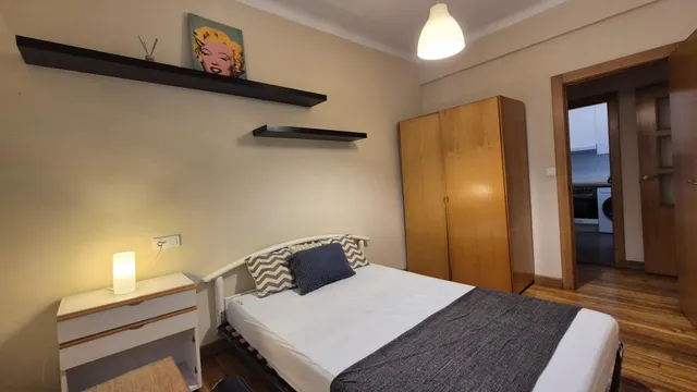 Piso 3 habitaciones 88m² en alquiler - Casco Viejo — 12