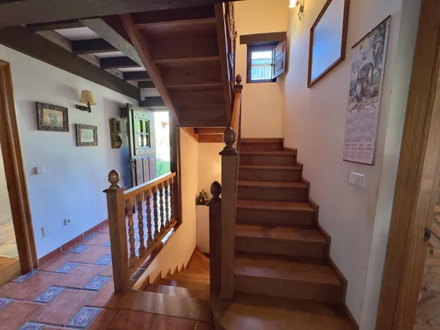 CASA CON JARDIN EN LIANDRES — 26