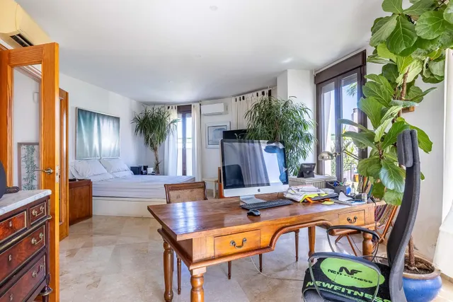 se alquila piso  SIN MUEBLES de 2 habitaciones 2 baños, terraza, garaje en castilleja de la cuesta — 17