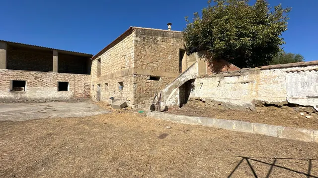 Casa 4 habitaciones 115m² en venta - Lalueza — 35