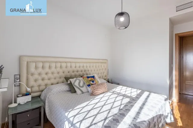 Ático dúplex en Campus de la Salud — 16
