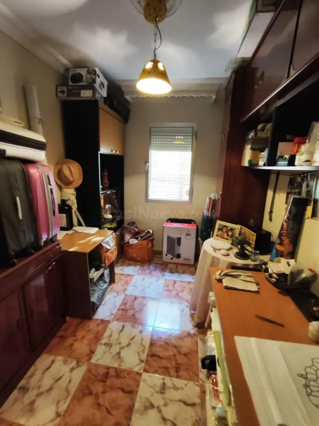 Amplio piso de 4 dormitorios con parking - foto 4