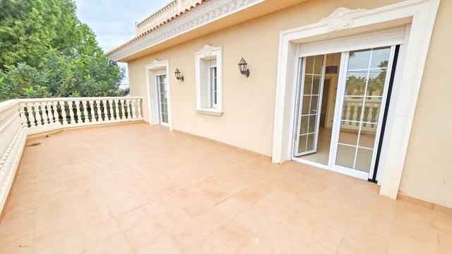 VILLA DE 7 DORMITORIOS EN ORIHUELA COSTA ( CABO ROIG ) - foto 2