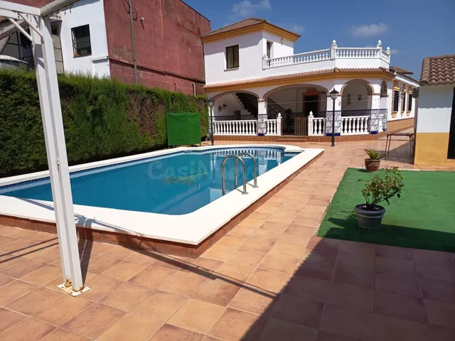CHALET INDEPENDIENTE EN ALCOLEA (CÓRDOBA)