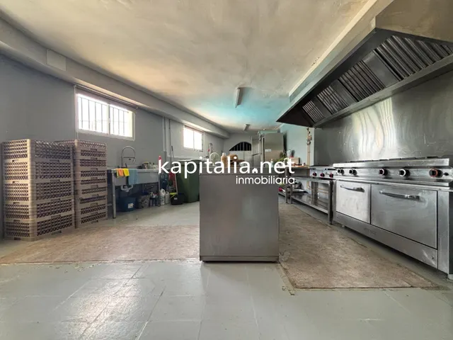 Restaurante y zona de ocio en Gaianes — 34