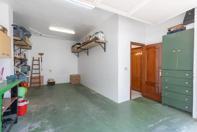 Edificio con dos viviendas en Jun — 19