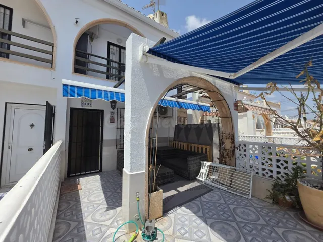 ADOSADO DE 2 habitaciones CON TERRAZA Y PISCINA COMUNITARIA — 2
