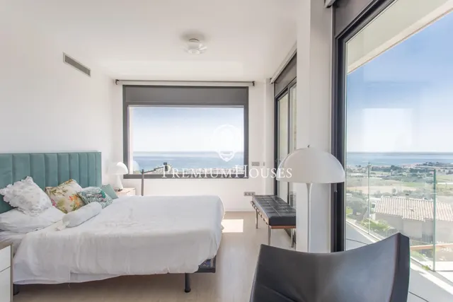 Casa en venta en Sant Vicenç de Montalt con espectaculares vistas al mar — 19