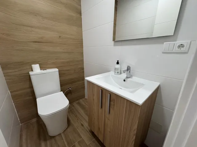 Apartamento totalmente reformado con piscina comunitaria — 10