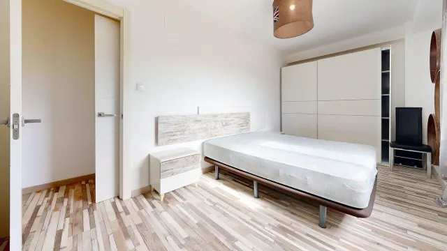 Piso de 62m2 útiles con PLAZA DE GARAJE!!! Distribuido en tres dormitorios, salón, cocina y baño — 11