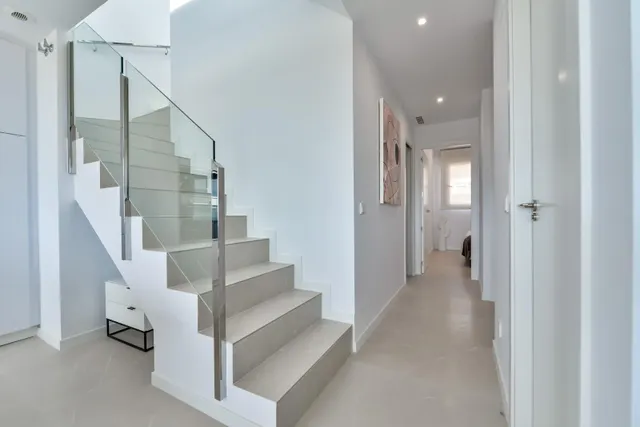 FABULOSO ÁTICO EN RESIDENCIAL DE LUJO CON VISTAS AL MAR EN FINESTRAT. — 19