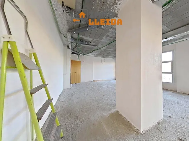 OPORTUNIDAD Local comercial en altillo — 23