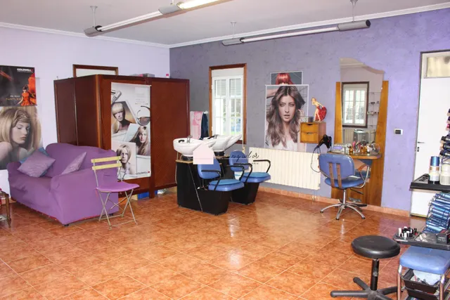 SE ALQUILA PELUQUERÍA EQUIPADA Y LISTA PARA TRABAJAR — 8