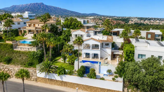 Chalet 5 habitaciones 453m² en venta - Costa del Sol - foto 2