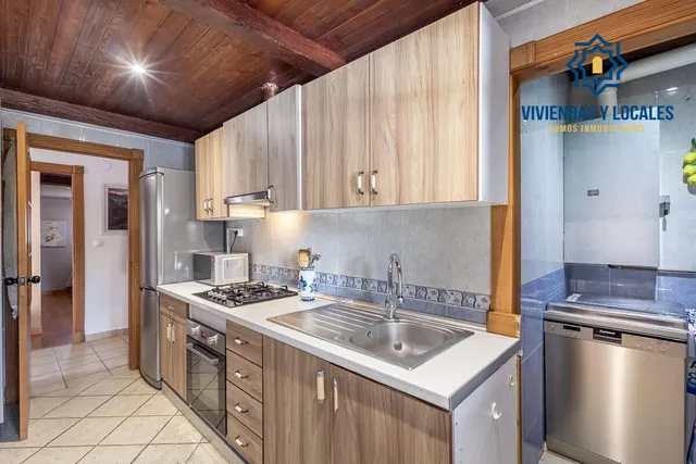 Chalet independiente con pozo propio y placas solares — 7