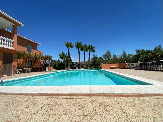 Encantadora Casa de Campo Independiente con Apartamento de I
