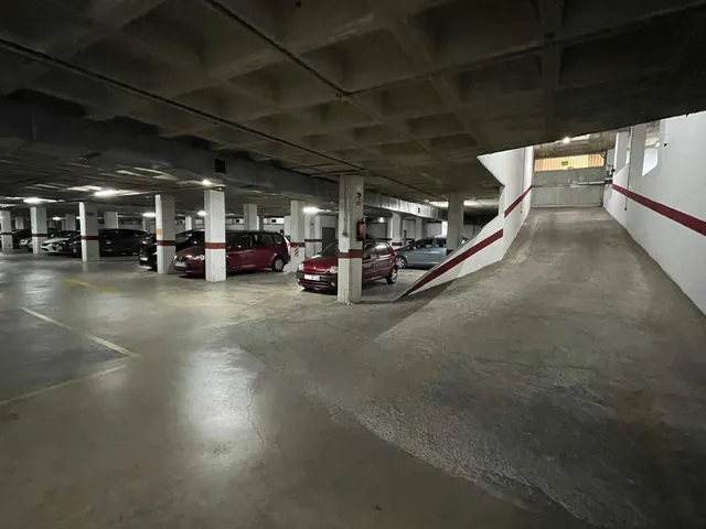 OCASIÓN: PLAZA PARA COCHE GRANDE O COCHE + MOTO EN PARQUE DE LA APARADORA — 4