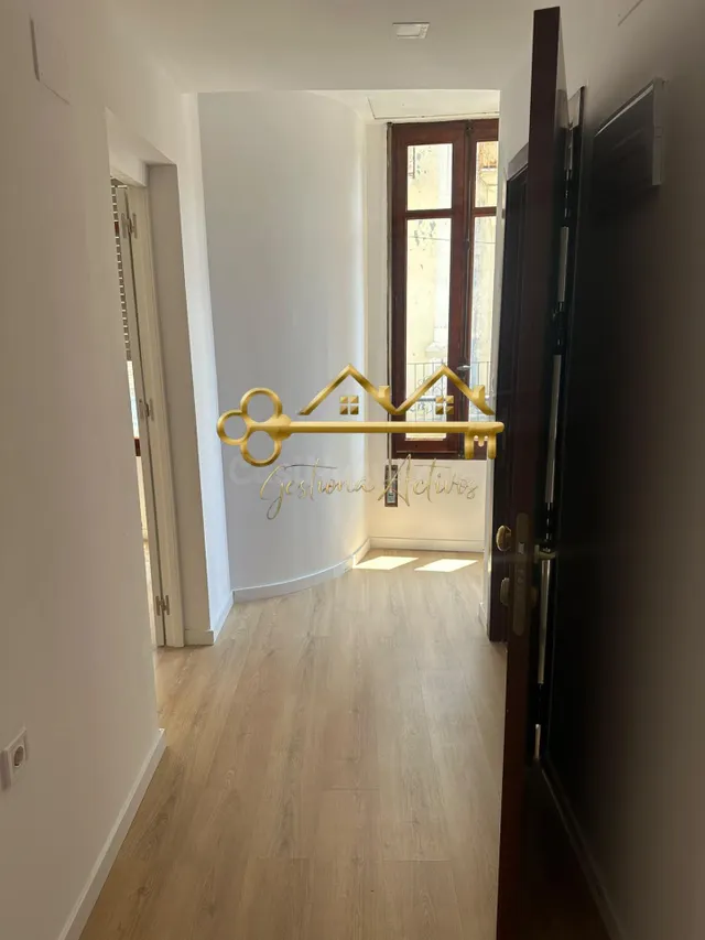 ¡PISO REFORMADO EN PLENO CENTRO! - foto 3