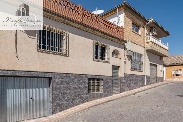 Gran Casa en Esquina en Atarfe – 4 Dormitorios, Piscina, Gar - foto 5