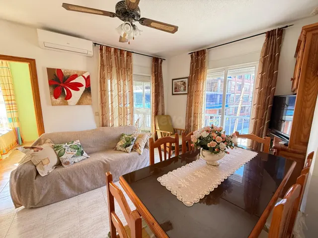 APARTAMENTO EN ESQUINA DE 2 DORMITORIOS A 500 M DE LAS PISCI