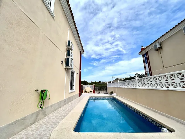 Chalet adosado de 3 dormitorios y 2 baños en orihuela costa (dehesa de campoamor) — 35
