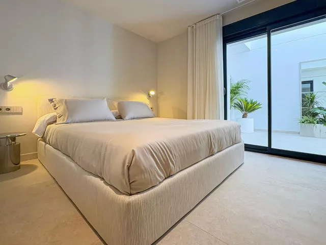 Moderna villa de lujo con 4 dormitorios y piscina privada con vistas a la montaña en Ciudad Quesada(Alicante) — 12