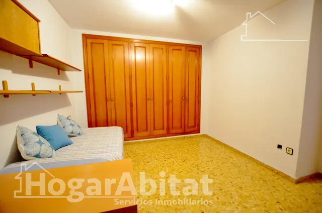 ¡ESPECTACULAR VISTAS AL MAR! MUY AMPLIO CON GARAJE OPCIONAL JUNTO AL MAR — 8
