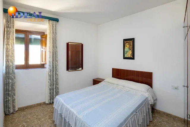Espectacular edificio a 3 calles con vivienda y locales comerciales en pleno centro de Alhama de Gr — 33