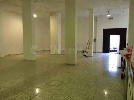Local comercial 450m² en alquiler - Luis Montoto - Santa Jus - foto 2