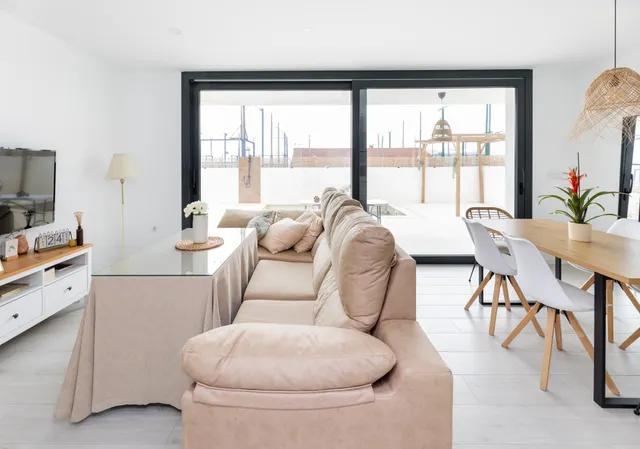Bonita casa independiente de reestreno en zona residencial de la Zubia — 30