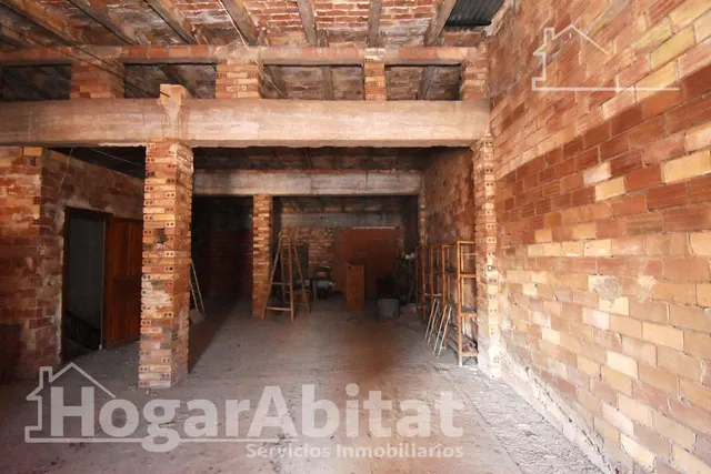 ¡Hazla a tu gusto! Casa amplia y luminosa de tres alturas para reformar, cerca del ayuntamiento — 21
