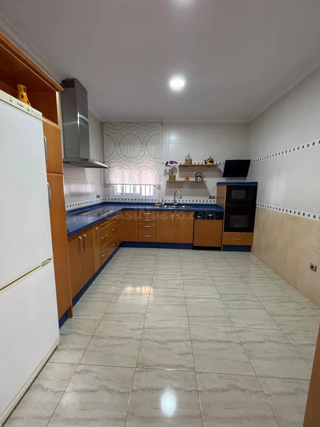 🏡 ¡Tu nuevo hogar en Cantillana te espera! Casa adosada en v
