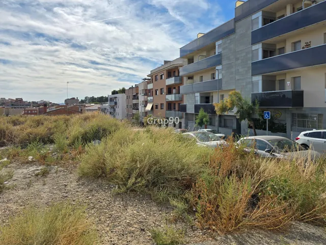 Solar en alcarras para edificar. — 7