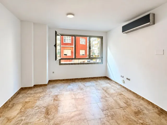 Piso de 2 dormitorios con aire acondicionado a 100 metros de - foto 3