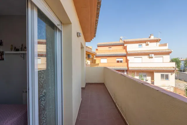 VIVIENDA UNIFAMILIAR ADOSADA EN OGIJARES — 33