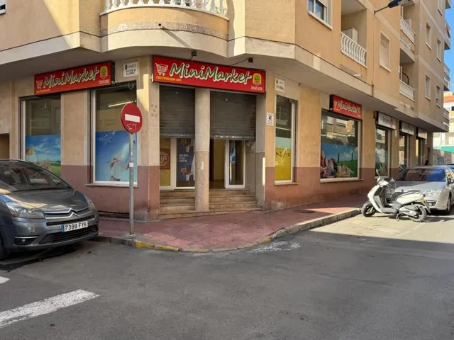 Local comercial 496m² en venta - Playa del Cura — 8