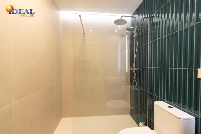 ¡exclusivo apartamento en primera linea de playa con reforma integral de alta gama! — 22
