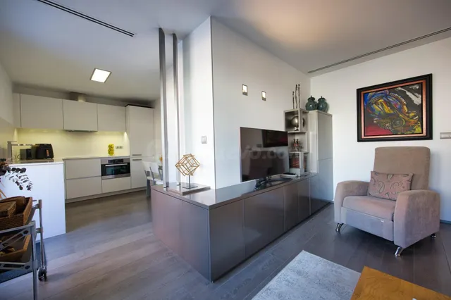 Ático con gran terraza y solárium privado en el corazón de Alicante — 3