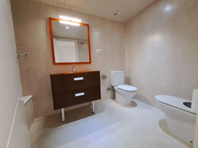 Ampli apartament seminou a segona línia de mar — 13