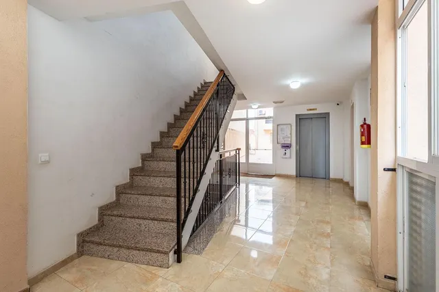 PISO EN URBANIZACIÓN CON PISCINA EN LAS GABIAS — 25