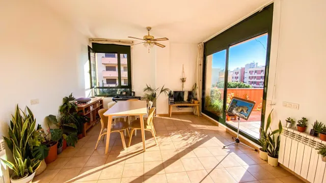 Excelente apartamento de tres dormitorios en venta en Fenals - foto 3
