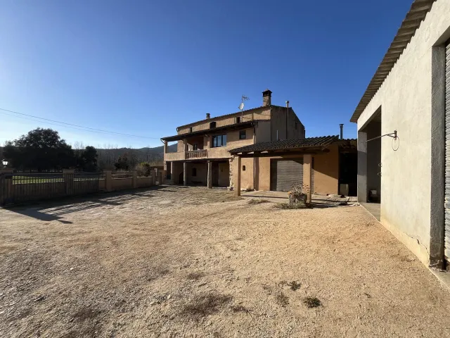 MASIA DEL S.XIX CON GRAN PARCELA — 10