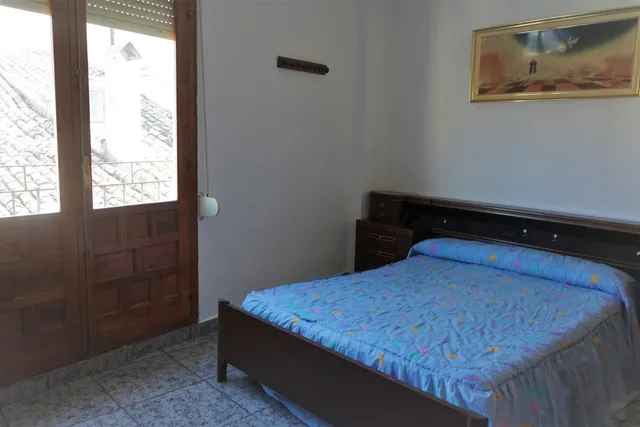 Piso en pleno centro de Requena, listo para entrar a vivir — 7