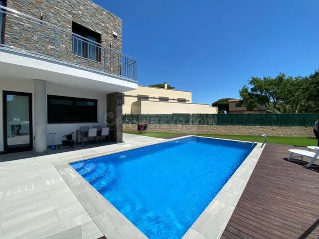 Casa-Chalet en Venta en Sant Feliu De Guixols Girona - foto 3