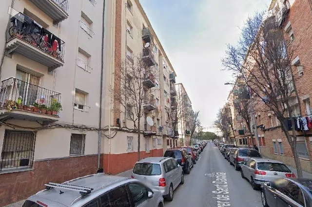 Se vende piso OKUPADO en C/ SANT DAMIA en Terrassa, Barcelon