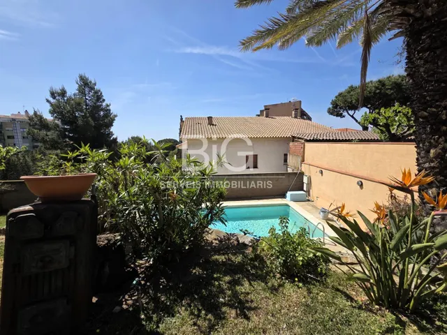 Espectacular casa con jardín y piscina privada en la ciudad de mataro — 11